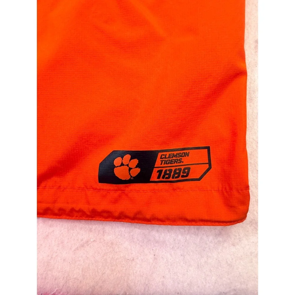 Nike tag bold